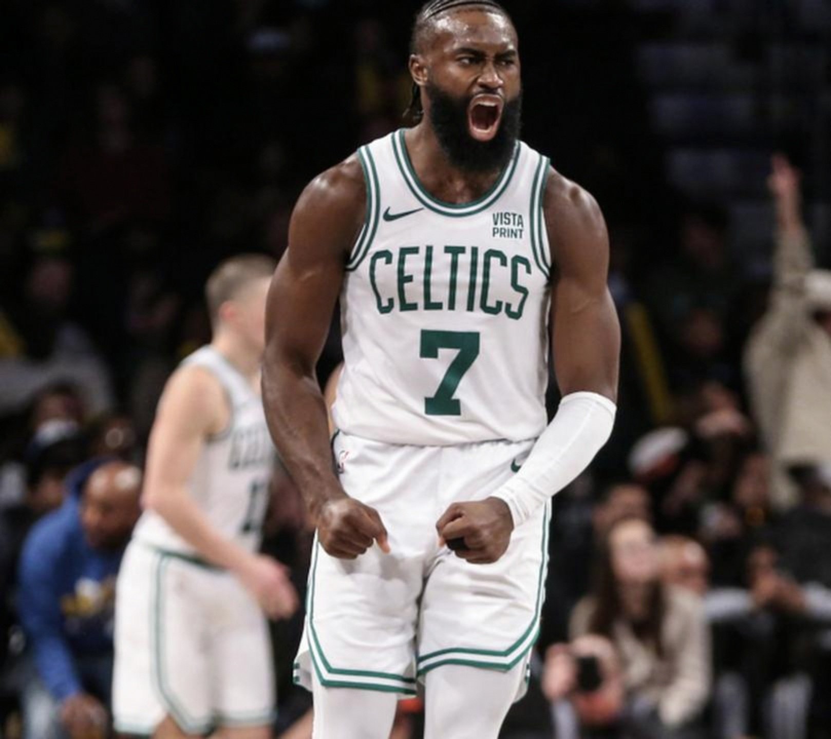 IM电竞下载-凯尔特人主场大胜骑士，系列赛战成比平(凯尔特人vs骑士第六场)